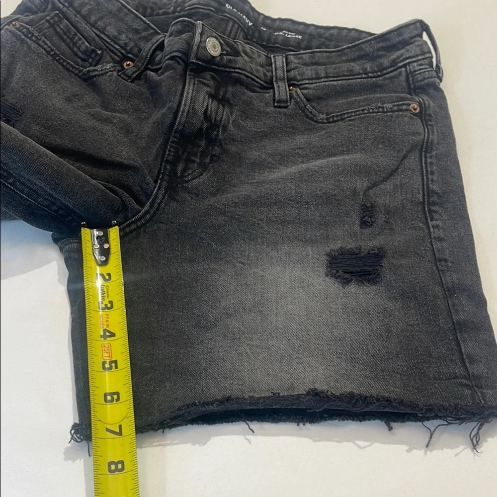 OLD NAVY WOMENS SIZE 10 MID RISE O G LOOSE Black Distressed Denim Shorts